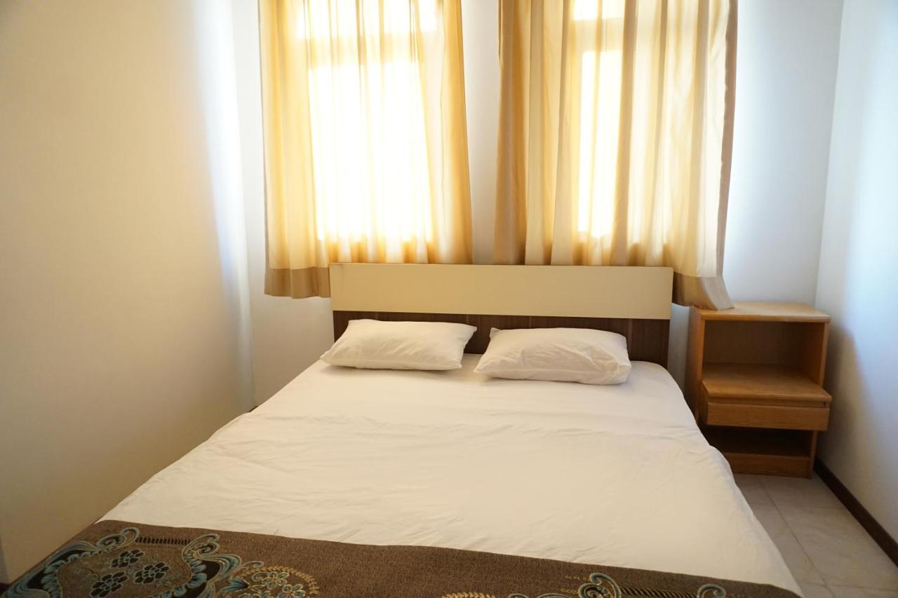 White Horse Hotel Baku Bagian luar foto