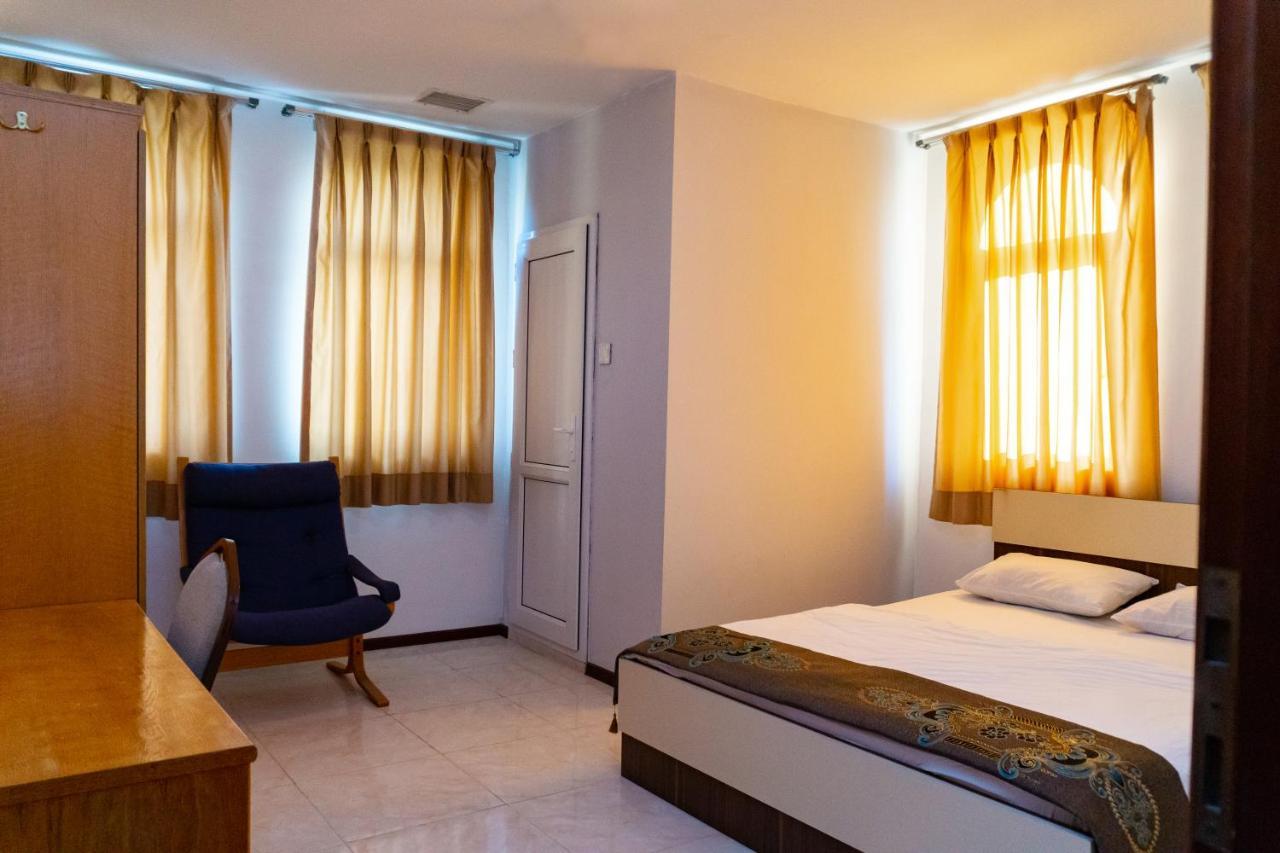 White Horse Hotel Baku Bagian luar foto
